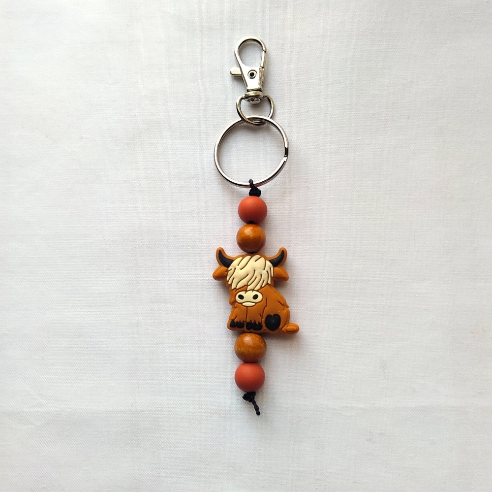 Cute Cartoon Keychain Highland Cow Silicone Bead Wood Beaded Bag Charm Artisan